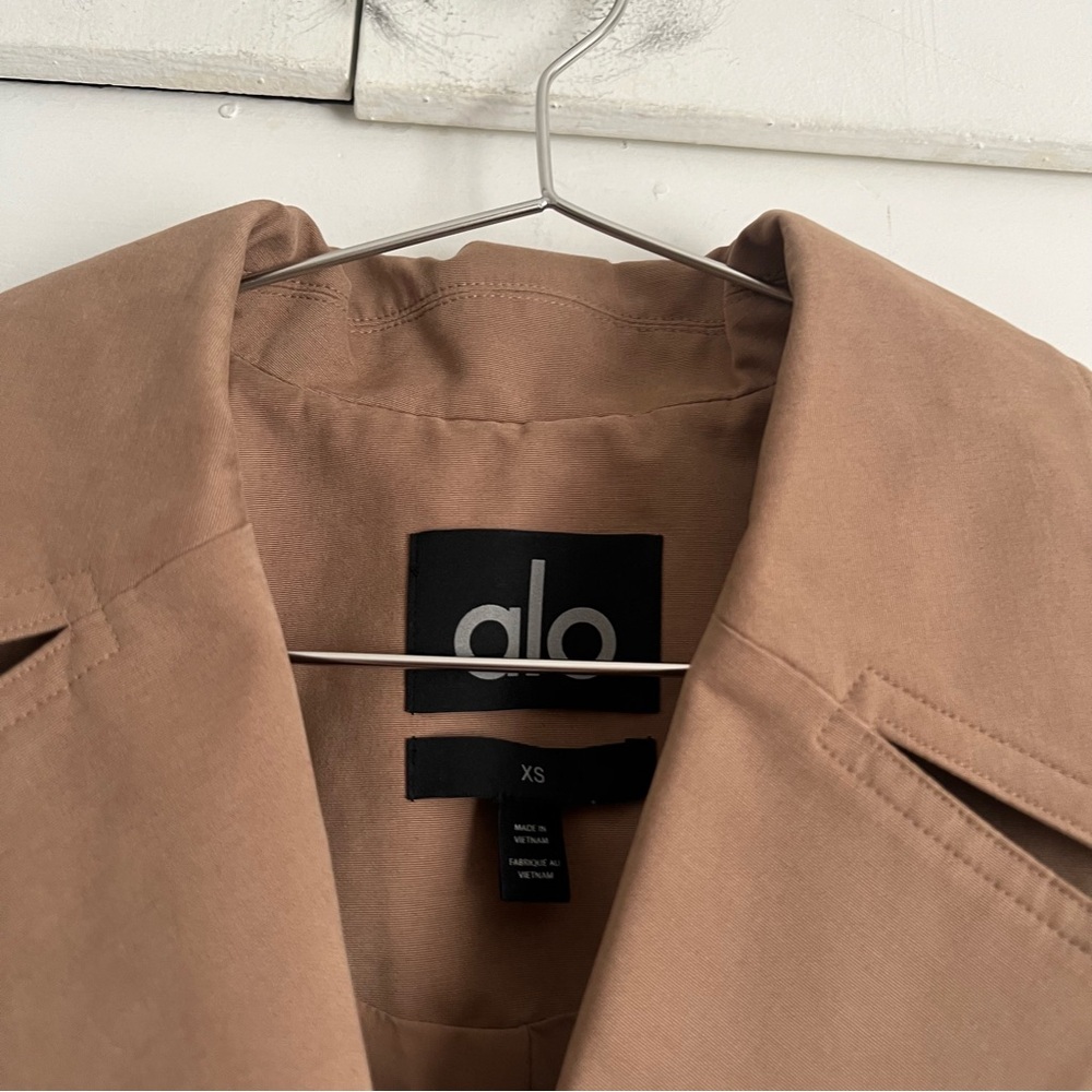Alo Yoga Pristine Trench Coat - Toasted Almond - Picture 2 of 8